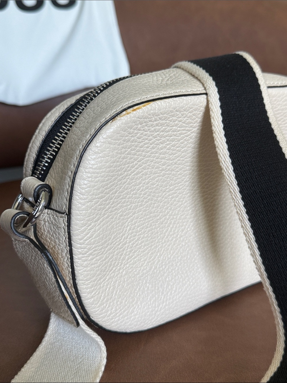 TOUS Logo Lynn Crossbody Bag Beige Pebbled Leather - Picture 4 of 5